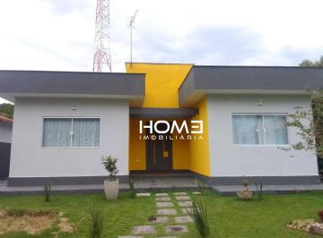 43d2eeb25e28a75d442ac244bf6ba22fb07e7506 · Casa de 03 quartos no Condomínio Várzea Green.