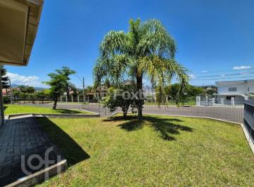 e4742508 · Casa, 3 dormitórios, 147.16 m², em Petrópolis