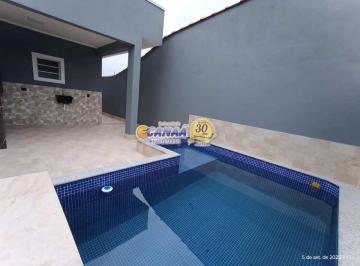 Casa de 3 quartos, Mongaguá · Ampla Casa em Mongaguá com Piscina e Churrasqueira – Um espaço para viver bons momentos!