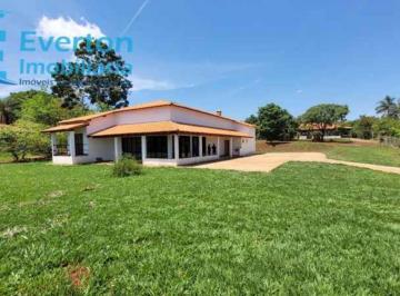 Foto 01 · Chácara 5.000m2 condomínio fechado Lago Verde. Localizada a 37km de Uberlândia, com 06 suítes,  cozi