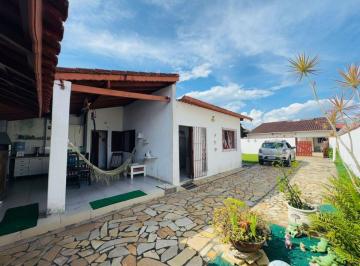 Casa de 3 quartos, Itanhaém · Casa na praia com 3 quartos e área gourmet em Itanhaém.
