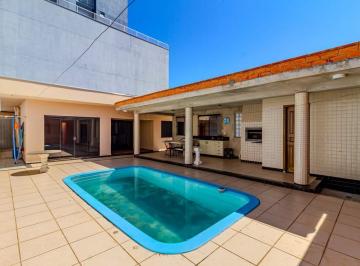 Casa · 302m² · 2 Quartos · 3 Vagas · Casa à venda no Bairro Fazenda em Itajaí.
