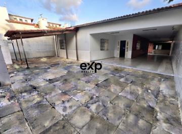 Casa · 300m² · 3 Quartos · 6 Vagas · CASA RESIDENCIAL COM 300 m² | 2 SUÍTES | ÁREA GOURMET | 6 VAGAS | PRÓXIMO À ARENA CASTELÃO | FORTALE