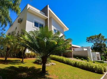 Casa · 251m² · 4 Quartos · 2 Vagas · Casa impecável com 4 quartos, sendo 2 suítes + escritório