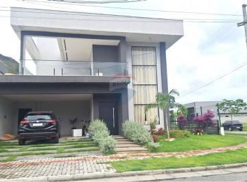 Casa · 240m² · 4 Quartos · 2 Vagas · "Casa Moderna com Suítes em Alphaville, Inoã"