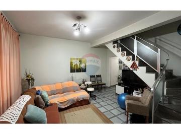 Casa · 292m² · 5 Quartos · 2 Vagas · "Sobrado com 5 dormitórios e 3 banheiros em Vila Augusta por Ótimo Preço!"
