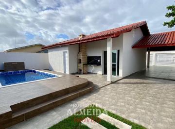 Casa · 105m² · 2 Quartos · 4 Vagas · Casa com piscina a venda na praia.