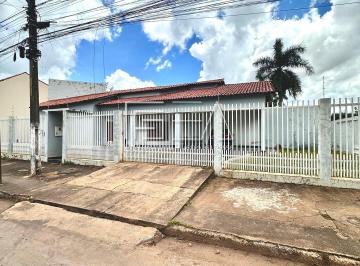 Casa · 1078m² · 4 Quartos · 2 Vagas · OPORTUNIDADE! IMÓVEL AMPLO EM TERRENO DE1.078 m² - EXCELENTE LOCALIZAÇÃO
