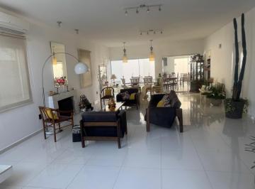 9051dd3140f9ce1294357d647c55593d6183c397 · Casa com 4 dormitórios para alugar, 330 m² em Jacareí