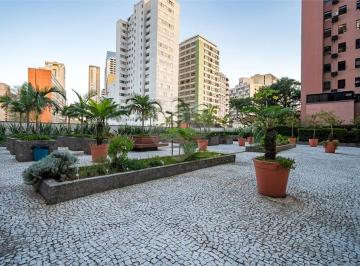 Apartamento de 2 quartos, Curitiba · Moderno Apartamento com Varanda e Vista Incrível no Coração do Centro