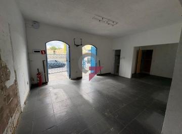 Casa · 240m² · 3 Quartos · Casa para aluguel - em Areao