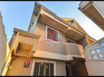 Casa de 3 quartos, Curitiba · Casa com 3 quartos em Xaxim, 167 m² à venda