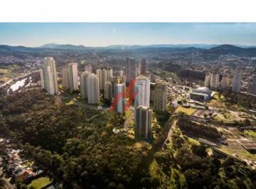 Foto 01 · Condomínio de Luxo em Barueri-SP: Residência Moderna com 3 Quartos e 112m² no Green Valley Alphavill