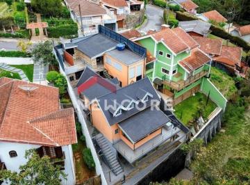 Casa · 214m² · 4 Quartos · 2 Vagas · Casa em  Rua dos Montes - Serra Azul - Campos do Jordão/SP