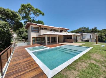 Casa de 4 quartos, Açu da Torre · Praia do Forte | Ilha dos Pássaros | 4 suítes | Fino acabamento