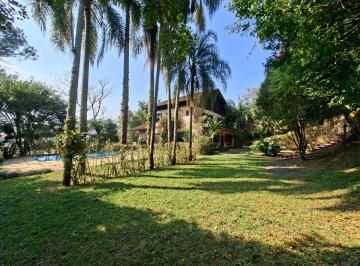 Casa de 3 quartos, Carapicuíba · Estilo rústico na Granja Viana, para retrofit geral. Localização e Muito Potencial!