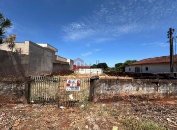 Foto 01 · Terreno à venda em Umuarama-PR, Bairro Zona V, 556m² de área. Aproveite essa oportunidade única!