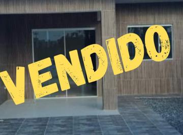 202504171637265156.png · Casa para Venda em Guaratuba, Cohapar, 3 dormitórios, 1 suíte, 1 banheiro, 3 vagas