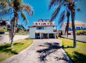 Casa · 150m² · 3 Quartos · 2 Vagas · Casa à Venda 150m² | 3 Quartos | 2 Banheiros | 2 Vagas | 150m da Praia da Vila | Imbituba/SC