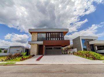 Casa · 396m² · 4 Quartos · 6 Vagas · Casa em Condomínio à venda no Centro em Camboriú.