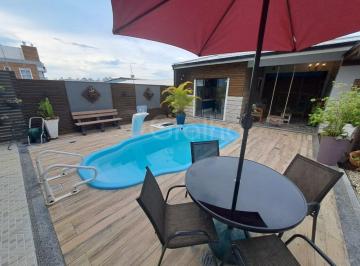 Photo 1 · Casa com 5 quartos e piscina a 5 minutos da Lagoa da Conceição