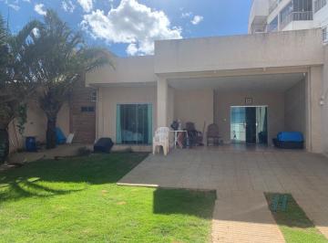 Casa de 3 quartos, Vicente Pires · Rua 3C - Casa condomínio fechado com 03 suítes, Localização muito boa, bem na marginal da Br! Top!!!