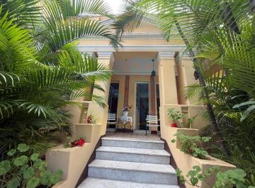 Frente da Casa · Luxuosa mansão à venda em Belo Horizonte-MG, no bairro Lourdes, com 8 quartos, 6 salas, 3 banheiros,