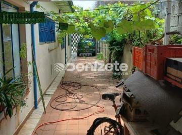 Casa · 183m² · 2 Quartos · 4 Vagas · Casa à venda em Vila Eldízia, Santo André – Financiamento e Permuta Aceitos
