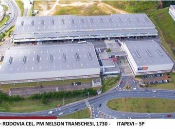 Comercial · 1422m² · 6 Vagas · Galpão em Itaqui, Itapevi/SP de 1422m² para locação R$ 44.099,36/mes