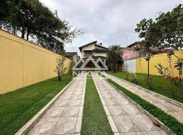 Casa · 156m² · 3 Quartos · 3 Vagas · Sobrado em Martim de Sá, Caraguatatuba/SP de 156m² 3 quartos à venda por R$ 800.000,00