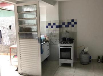 Casa · 155m² · 3 Quartos · 2 Vagas · Oportunidade - Casa com Edícula - Campos de São José - 3 Dormitórios - 135m².