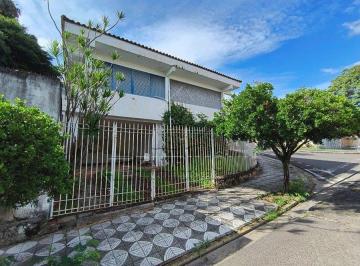 Casa · 720m² · 3 Quartos · CASA COM 3 QUARTOS SENDO 1 SUITE - SANTA ROSALIA
