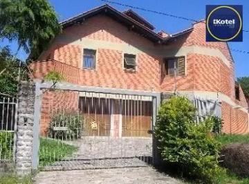 .jpg+2025-03-05 · Casa em Porto Alegre, no bairro Jardim Isabel, com 4 dormitório(s), à venda.
