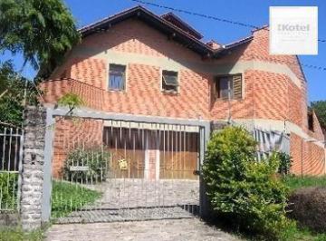 .jpg+2025-03-05 · Casa em Porto Alegre, no bairro Jardim Isabel, com 4 dormitório(s), à venda.