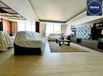Apartamento · 207m² · 3 Quartos · 1 Vaga · Excelente apartamento 3 dormitórios com vista para o Guaíba em frente a Santa Ca