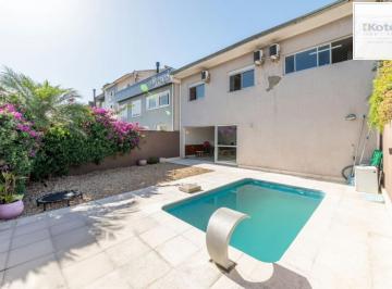 Casa · 215m² · 3 Quartos · 2 Vagas · Casa em condomínio de 3 quartos, 2 vagas e churrasqueira no Mário Quintana.