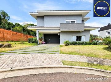 Casa · 248m² · 3 Quartos · 2 Vagas · Casa à venda - em Porto Alegre