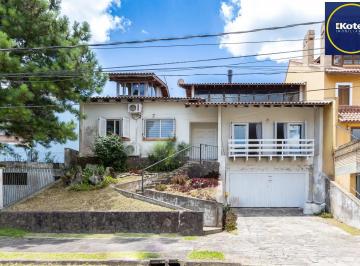 Casa · 367m² · 4 Quartos · 4 Vagas · Casa ampla, Bairro Jardim Isabel