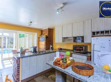 Casa · 275m² · 3 Quartos · 6 Vagas · Casa com 3 dormitórios à venda, 275 m² por R$ 1.190.000,00 - Jardim Sabará - Por