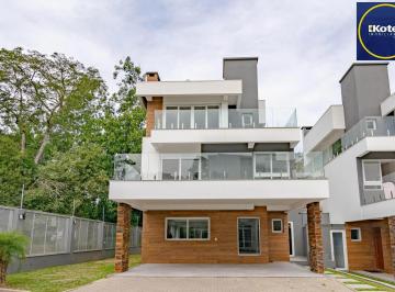 Casa · 300m² · 3 Quartos · 4 Vagas · Viva o Privilégio de Ter o Guaíba como Quintal