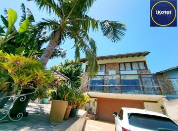 Casa · 250m² · 3 Quartos · 3 Vagas · Casa à venda - em Tristeza