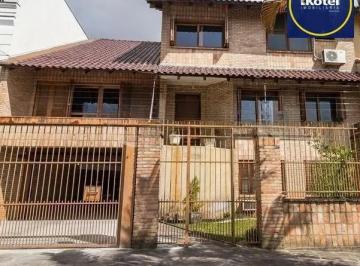 Casa · 417m² · 5 Quartos · 3 Vagas · Casa térrea com 5 dormitórios, 2 suítes, 3 vagas.