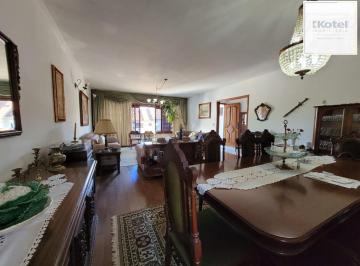Casa · 390m² · 4 Quartos · 4 Vagas · Casa térrea com 04 quartos e com 04 vagas de garagem