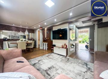 Casa · 219m² · 3 Quartos · 2 Vagas · Casa em Condomínio com 03 quartos, 01 suíte e 02 vagas cobertas - Teresópolis