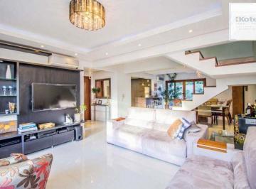 Casa · 241m² · 3 Quartos · 2 Vagas · Casa com 3 Dormitórios, Sendo 1 com Closet, Sótão e Pátio em Condomínio