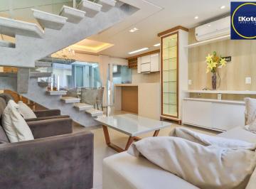 Casa · 230m² · 4 Quartos · 2 Vagas · CASA TRIPLEX COM 4 SUITES E 2 VAGAS- SEMIMOBILIADA