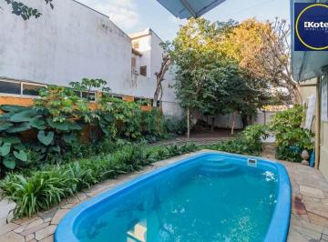 Casa · 307m² · 3 Quartos · 2 Vagas · Casa térrea com 3 dormitórios, suíte e 2 vagas,