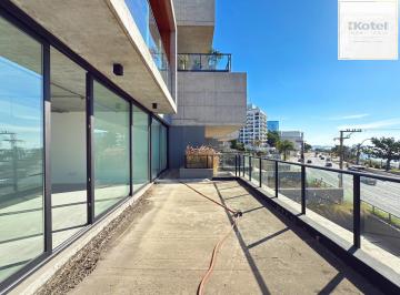 Apartamento · 230m² · 3 Quartos · 4 Vagas · Belíssimo apartamento com projeto diferenciado e vista deslumbrante para o pôr d