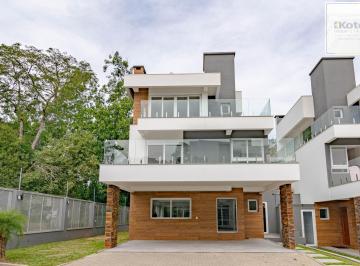 Casa · 300m² · 3 Quartos · 4 Vagas · Viva o Privilégio de Ter o Guaíba como Quintal