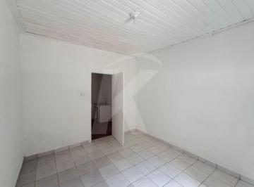 Casa · 35m² · 1 Quarto · Casa com 1 quarto, cozinha e banheiro.